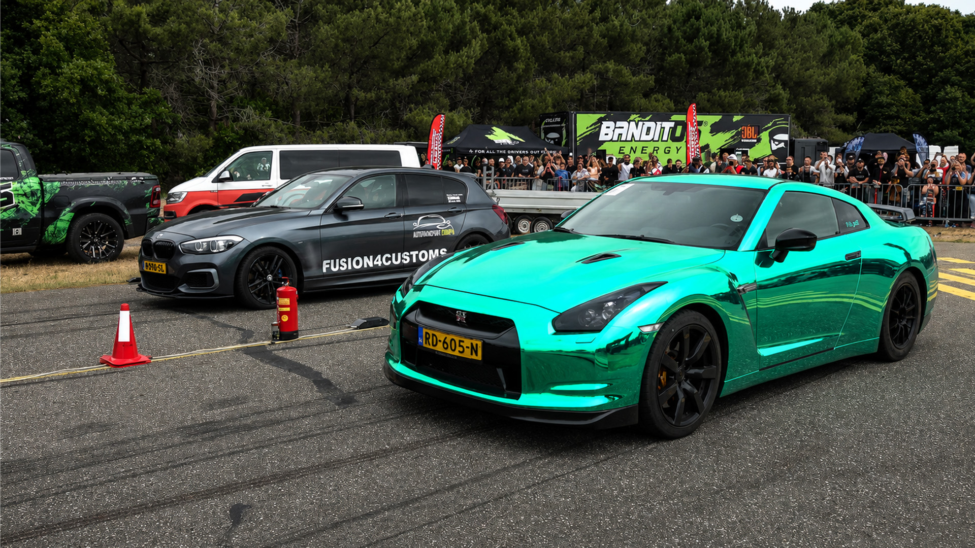 Can BMW M140i win against modified Nissan GT-R in drag race?