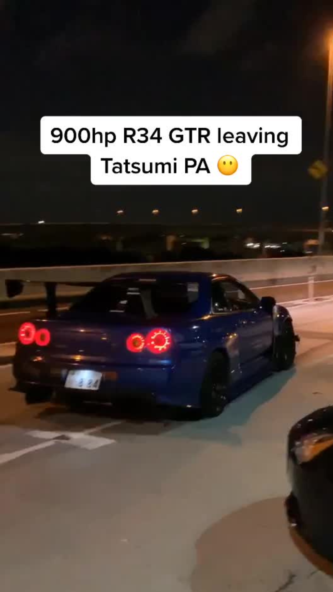 Modified Nissan GTR R34 900HP night run leaving highway meet