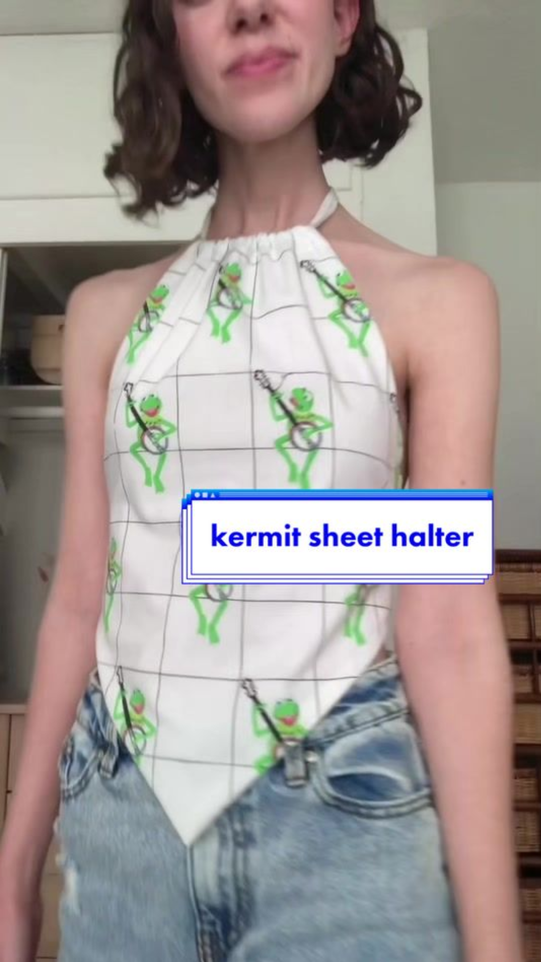 Creative fashion hack bed sheet to chic halter top tutorial