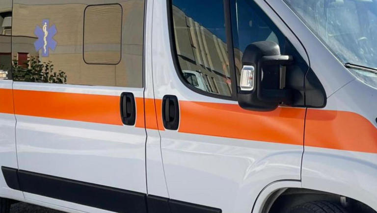 Anziana travolta e uccisa mentre attraversava la strada in carrozzina
