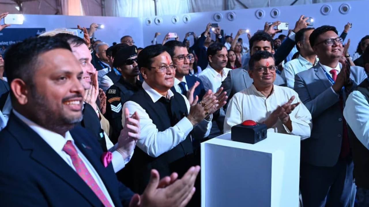 Sonowal unveils first made in India EXIM shipping container, Maersk ...