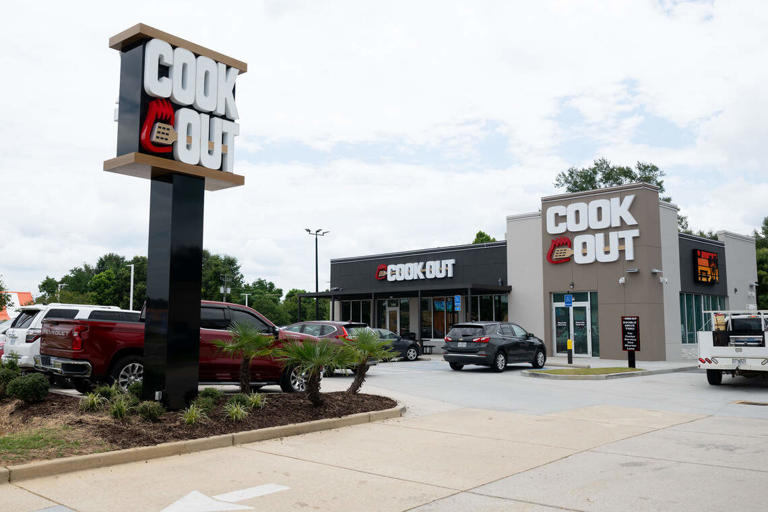 Cookout is finally on the coast. Here's our review of the popular ...