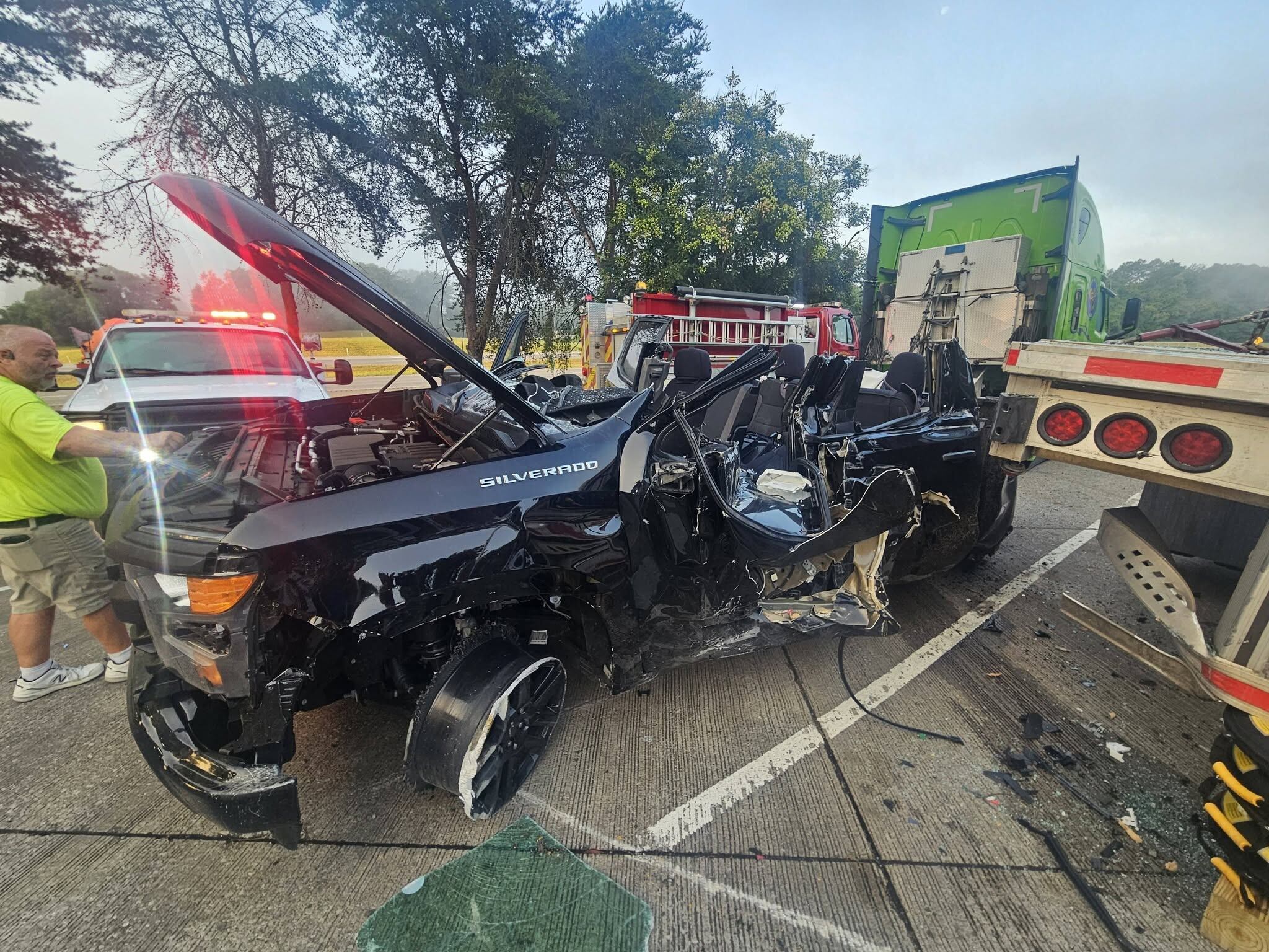 Suspect smashes into semi during police chase on interstate in Smith ...