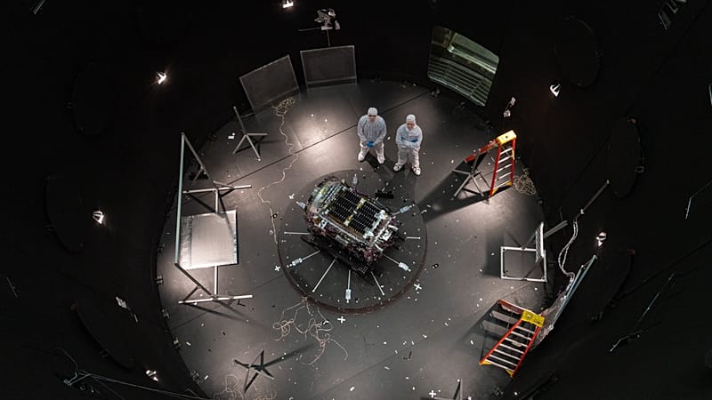 NASA sends robot into orbit to stop telescope crashing to Earth