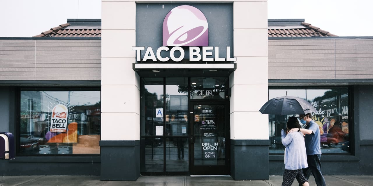 Taco Bell is reportedly pulling produce from some stores. Here's what to know.