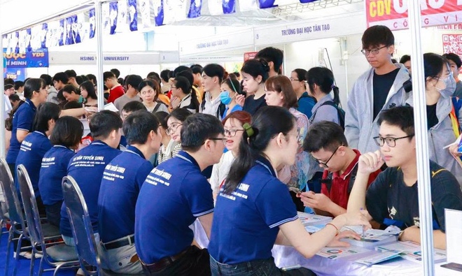 ĐH Khoa học Sức khỏe công bố điểm sàn và thay đổi phương thức xét tuyển