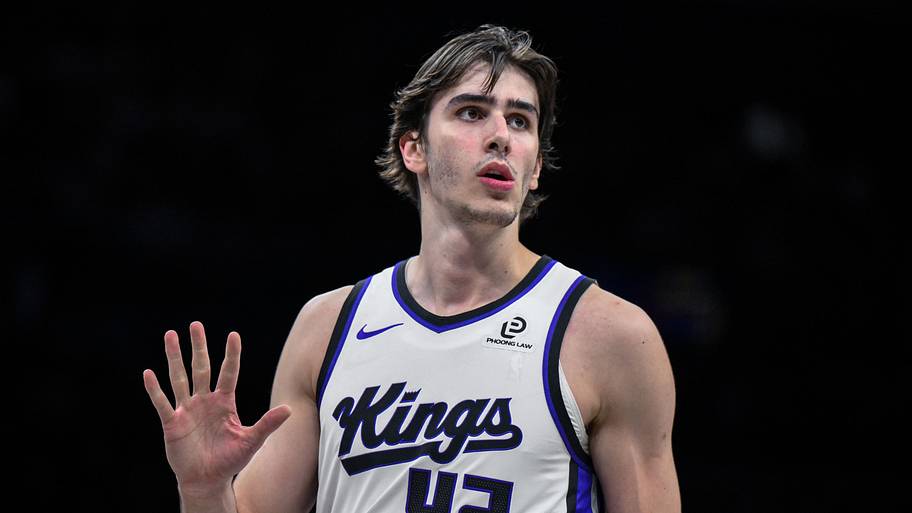 Kings' Maxime Raynaud looks ready to rumble