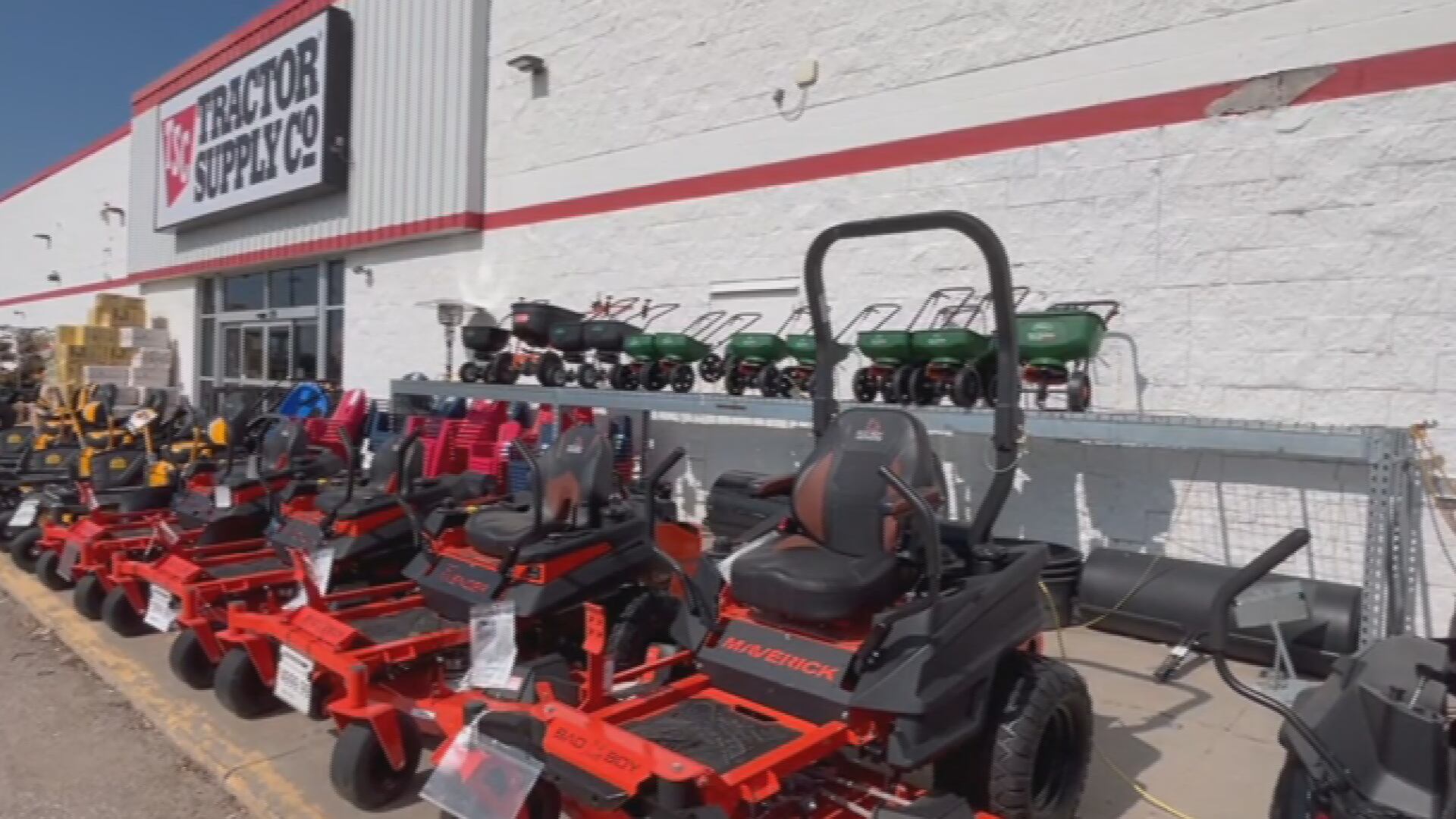 Walnut Ridge announces Tractor Supply lease extension