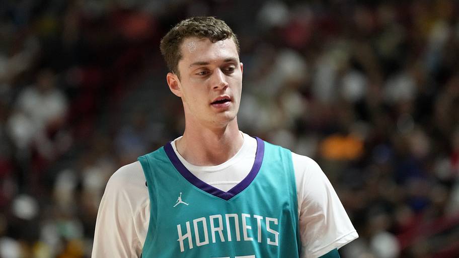 Charlotte Hornets center Ryan Kalkbrenner (11) looks on during the game against the Philadelphia 76ers in the first quarter