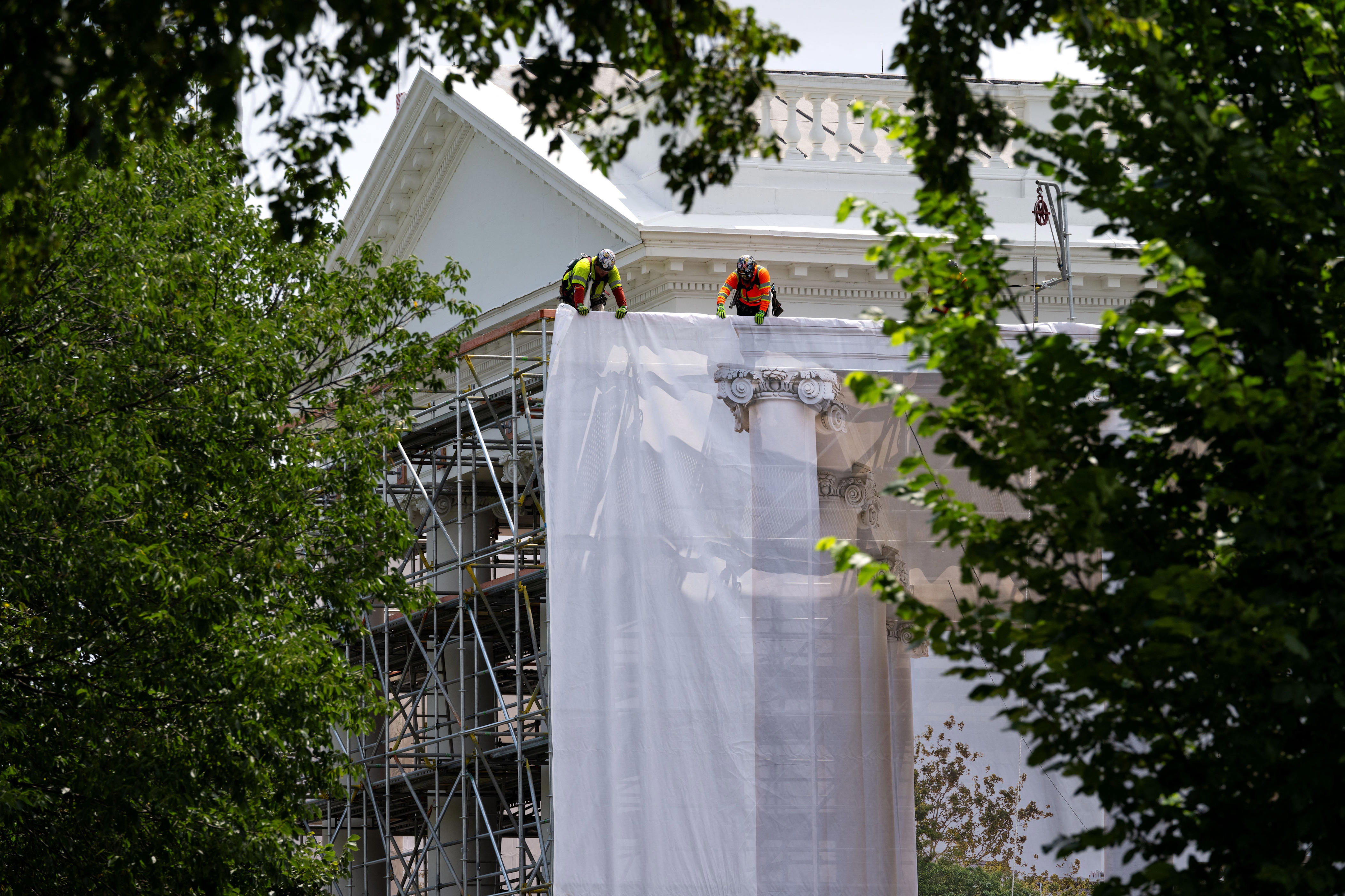 Trump White House makeover extends to iconic entrance columns