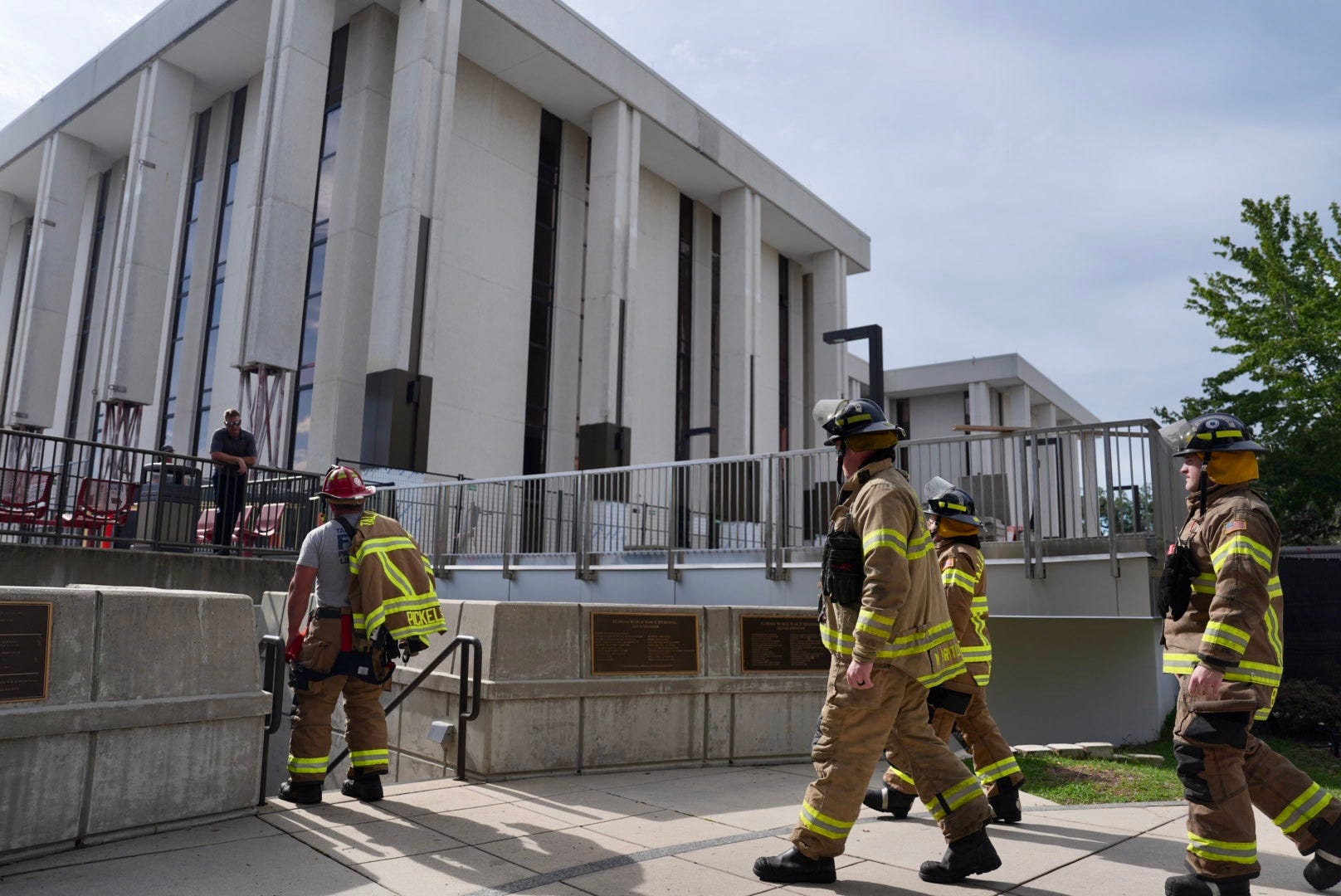 Tallahassee firefighters fight fire in walls of Florida history museum