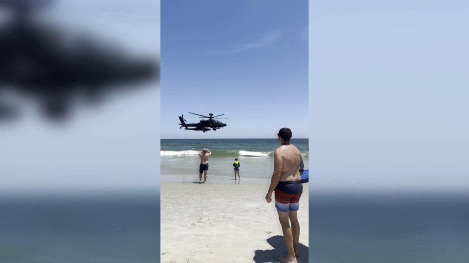 Sospese le licenze di 8 piloti di Apache dopo il volo 'Salute from the Shore'