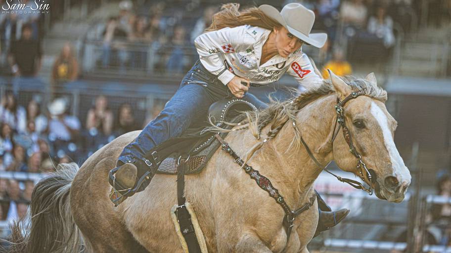 No. 2 ranked barrel racer rallies in Calgary following St. Paul accident