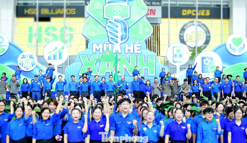 Hàng nghìn sinh viên Thủ đô mang nhiệt huyết tuổi trẻ đến Chiến dịch Mùa Hè Xanh 2026