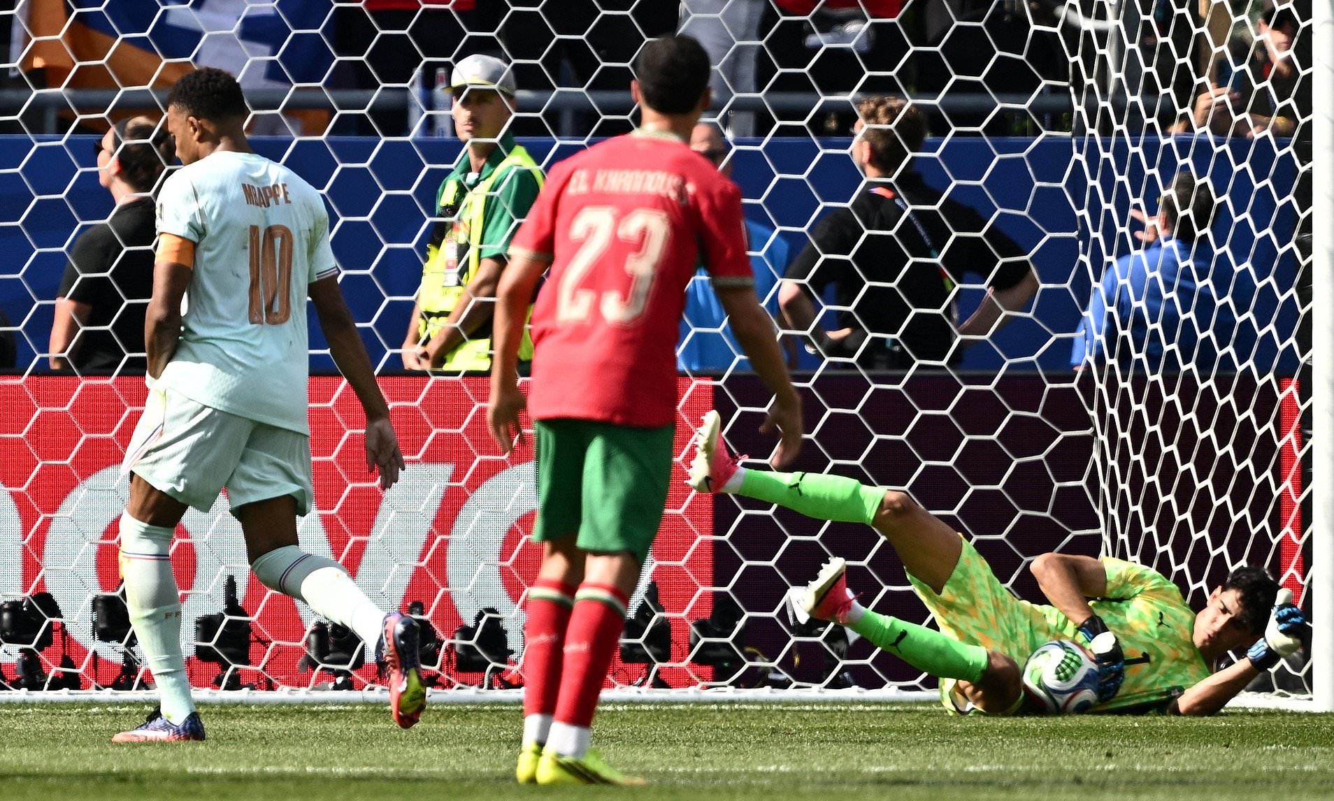 Roy Keane hits out at 'unfair' penalty delay against Kylian Mbappe