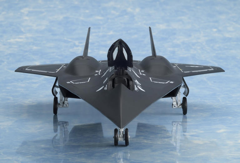 トップガン マーヴェリック」登場機「ダークスター」の1/72スケール