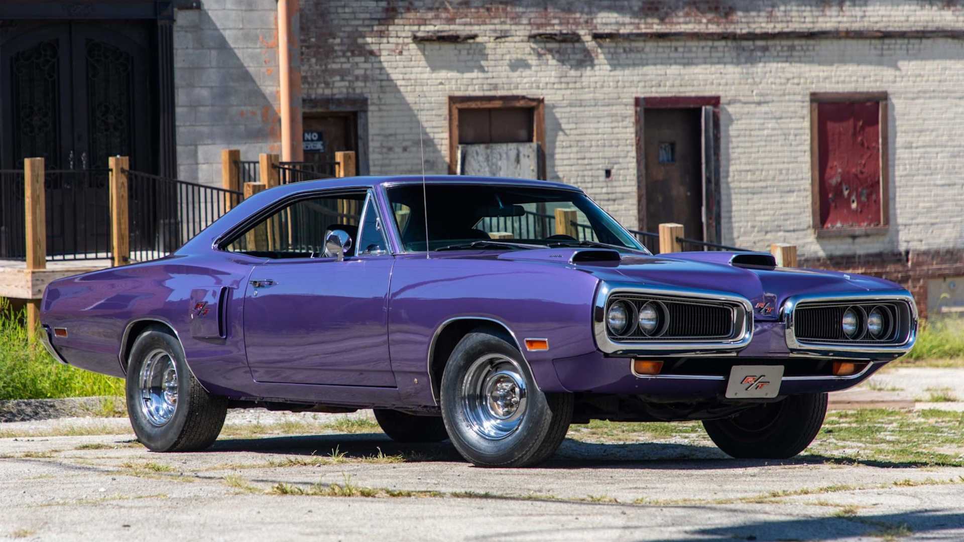 3/4 front view of 1970 Dodge Coronet 440 R/T