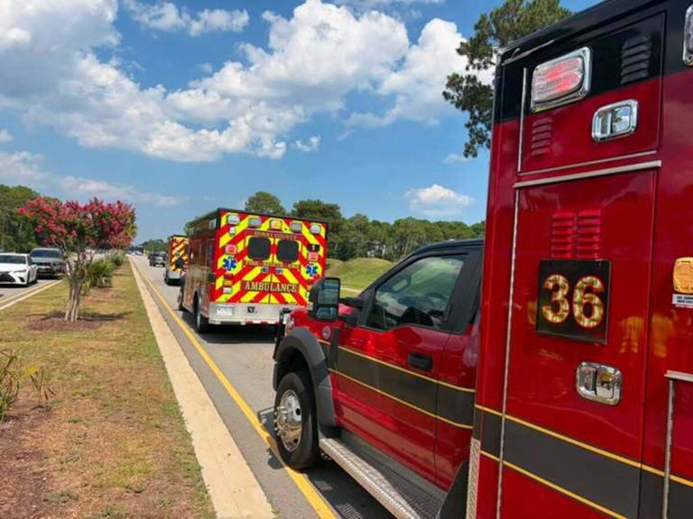 Horry County police officer among 4 taken to hospital after 3-vehicle crash