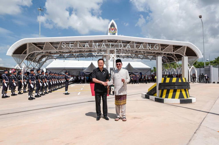 Anwar, Thai PM launch new Malaysia-Thailand border road to boost ...