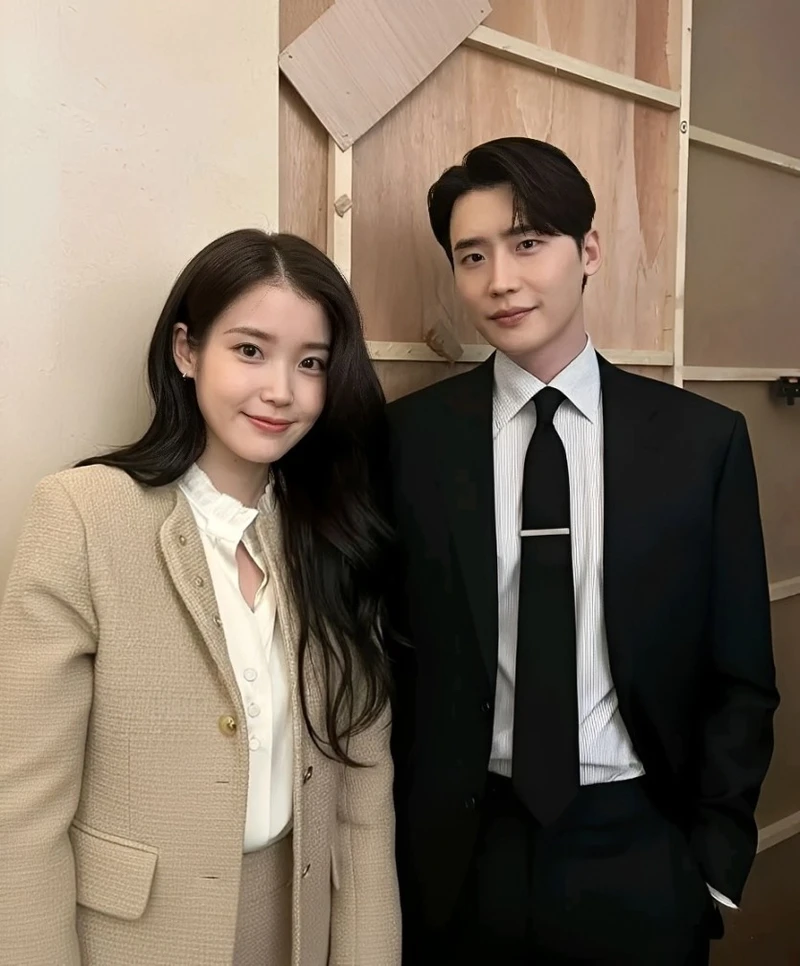'Em gái quốc dân' chia tay Lee Jong Suk