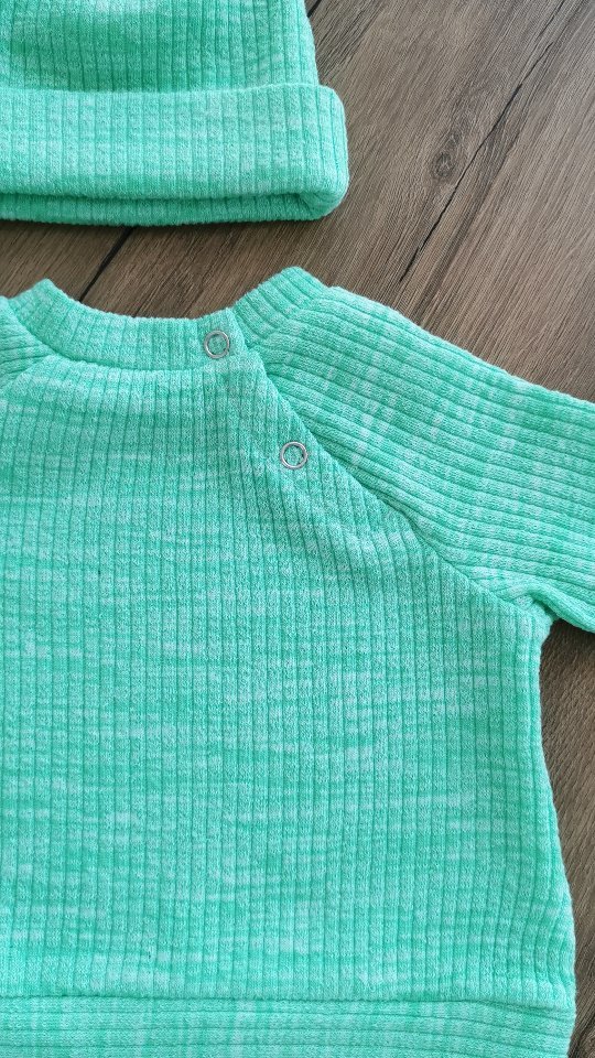 Easy baby outfit sewing project