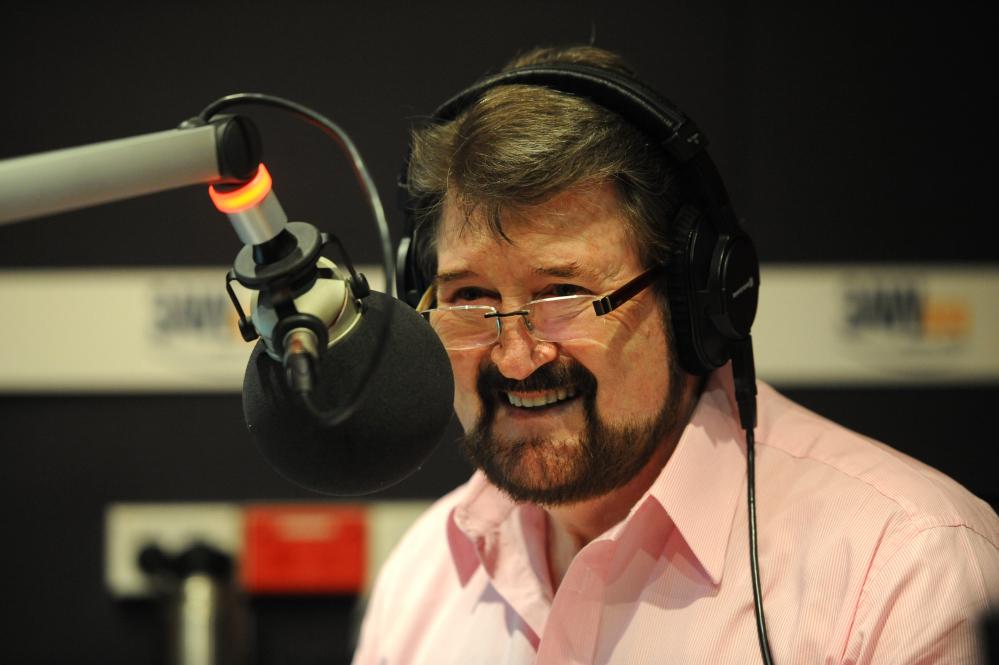 Derryn Hinch, broadcaster once known as 'the human headline', dies aged 82