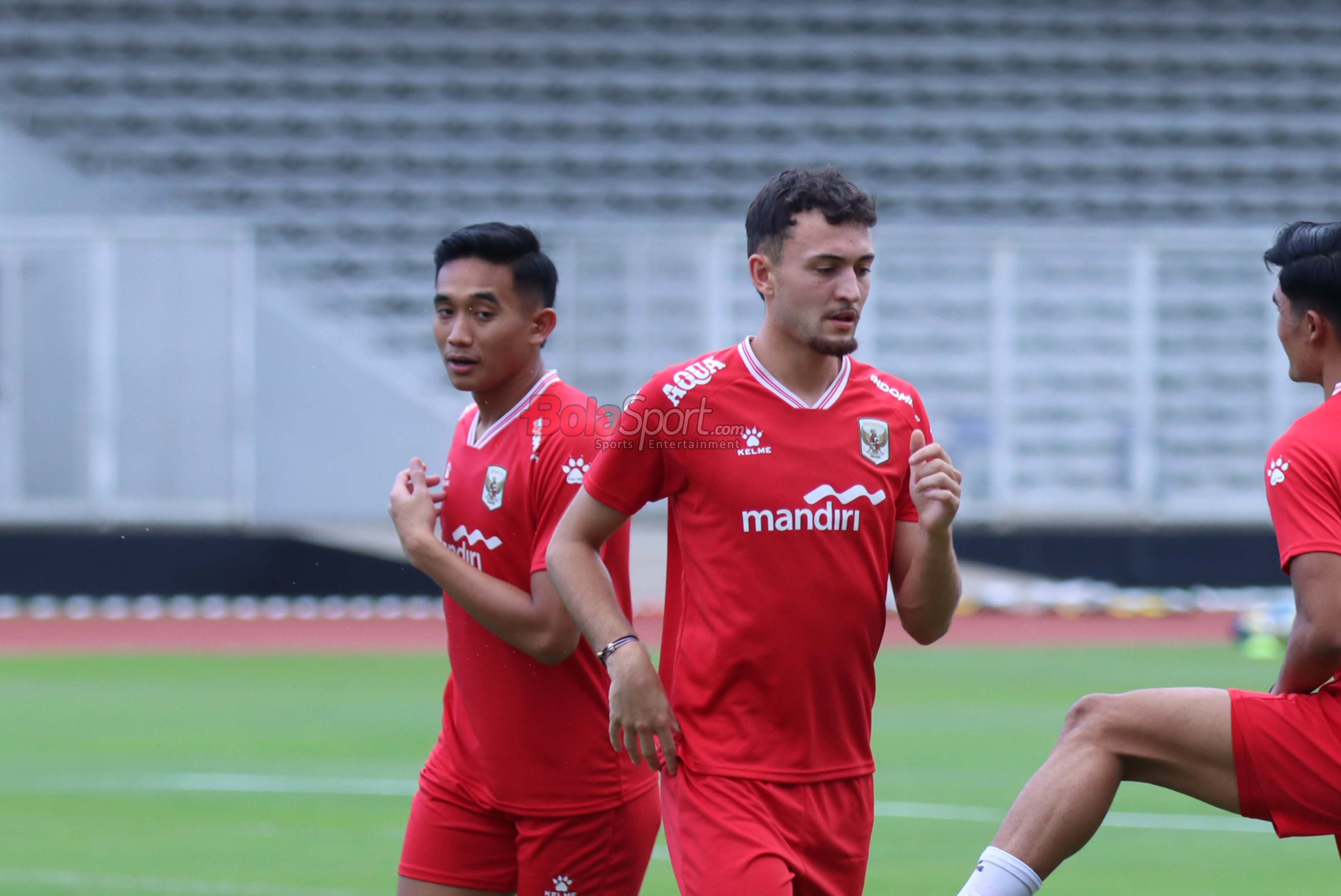 Ivar Jenner (kanan) bermain di ASEAN Championship 2026 dengan status tanpa klub.