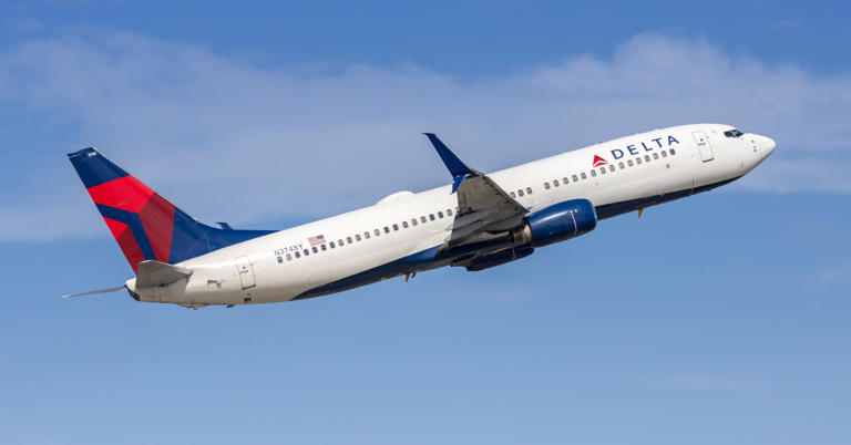 ✈️ Delta beats estimates, travel demand strong! 💪