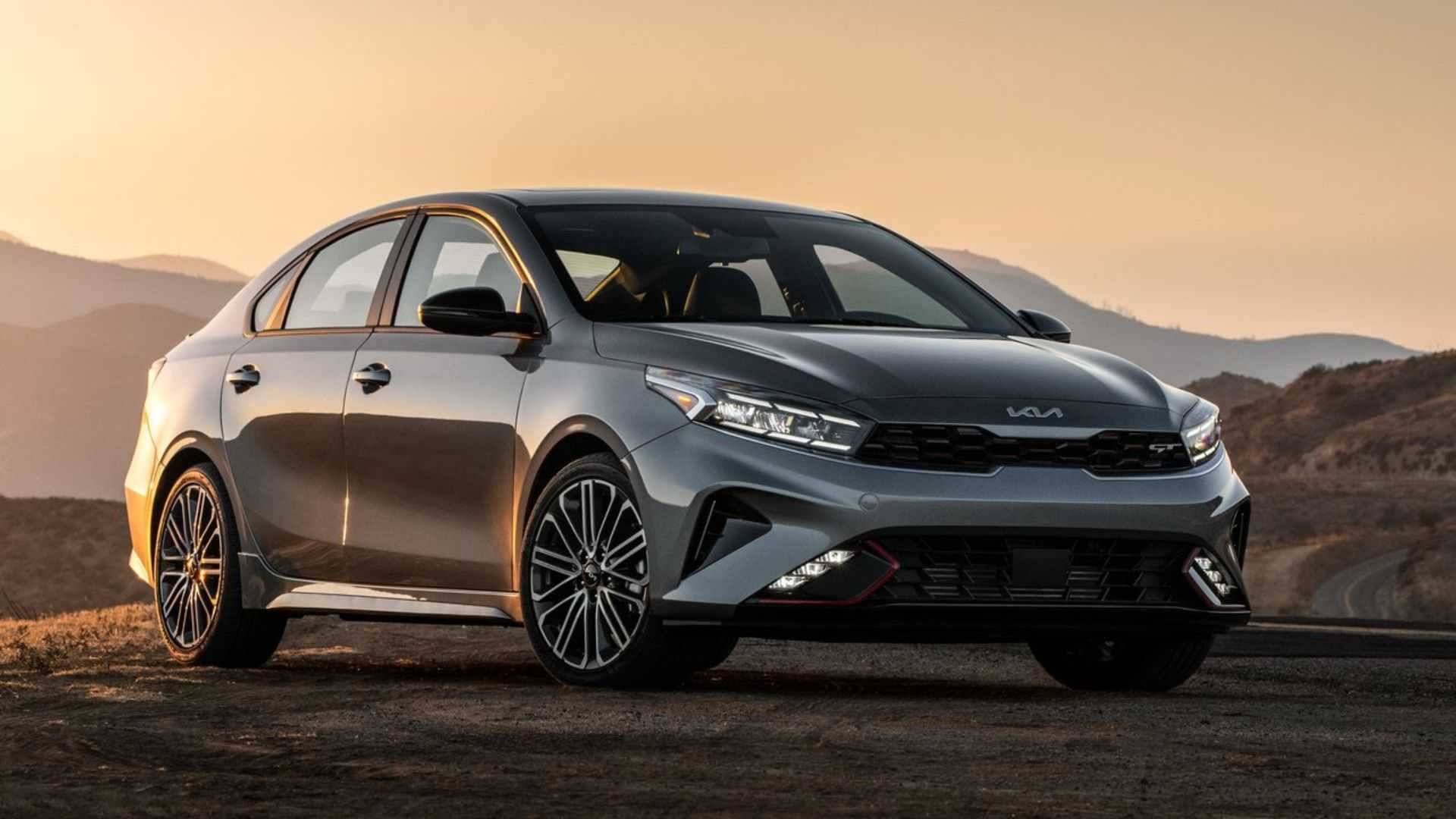 Static front 3/4 shot of a 2022 Kia Forte.
