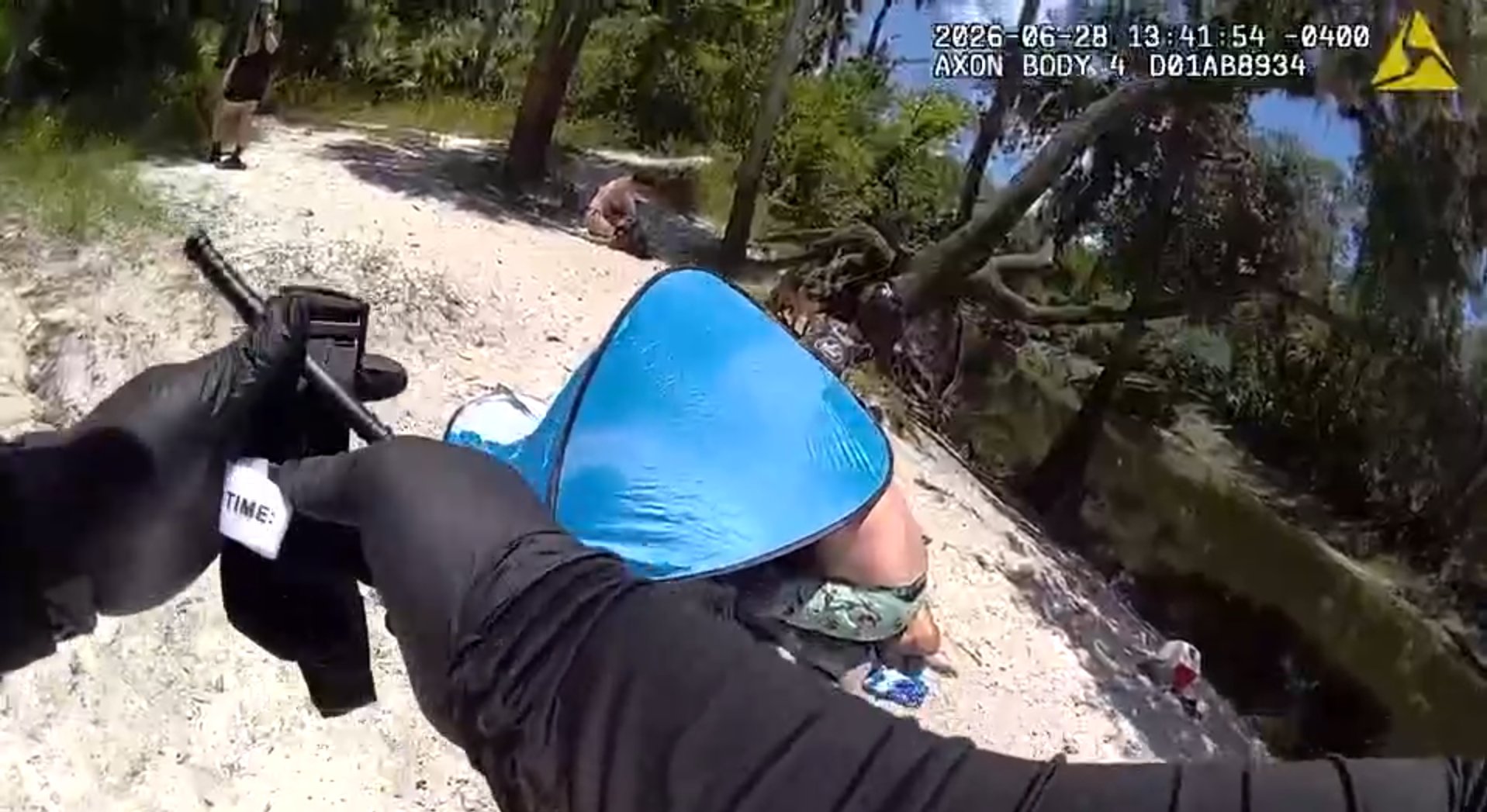 Bodycam footage shows an officer responding to the 911 call