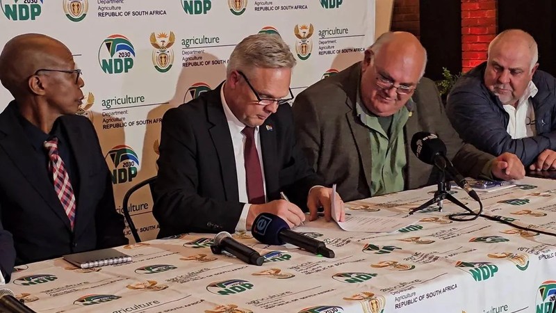South Africa Liberalizes FMD Vaccine Imports