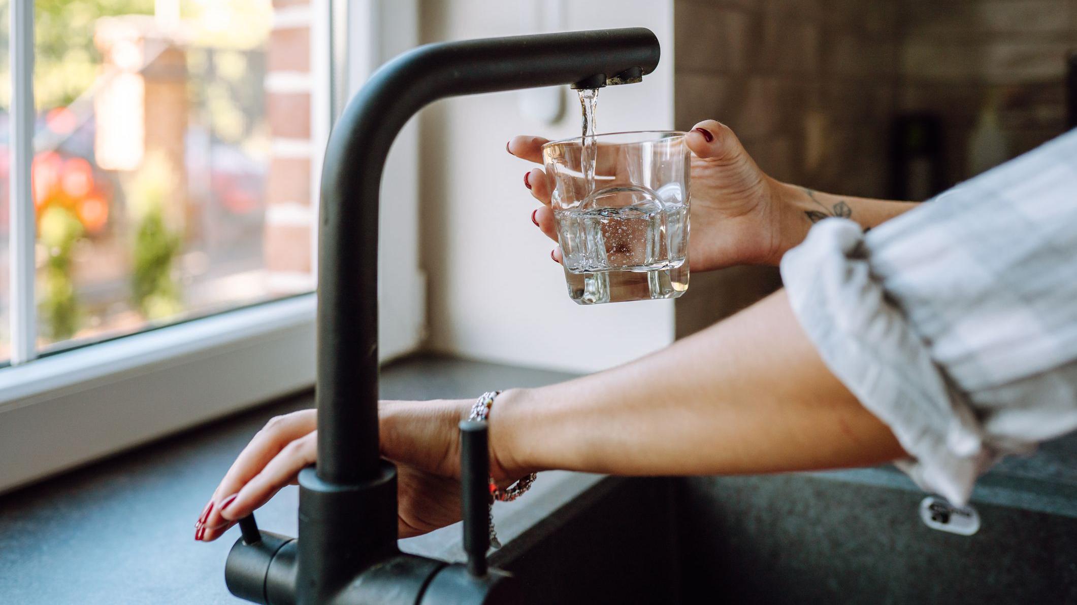 Water returns after 1,400 homes lose supply