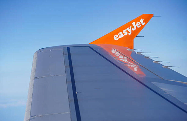 EasyJet jumps as Apollo's £5.7B takeover bid wins board support