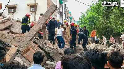 Building Collapse in Delhi Amid Heavy Rainfall: Rescue Operations Underway