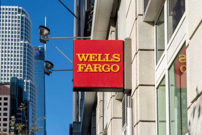 How to earn $500 a month from Wells Fargo stock ahead of Q2 earnings