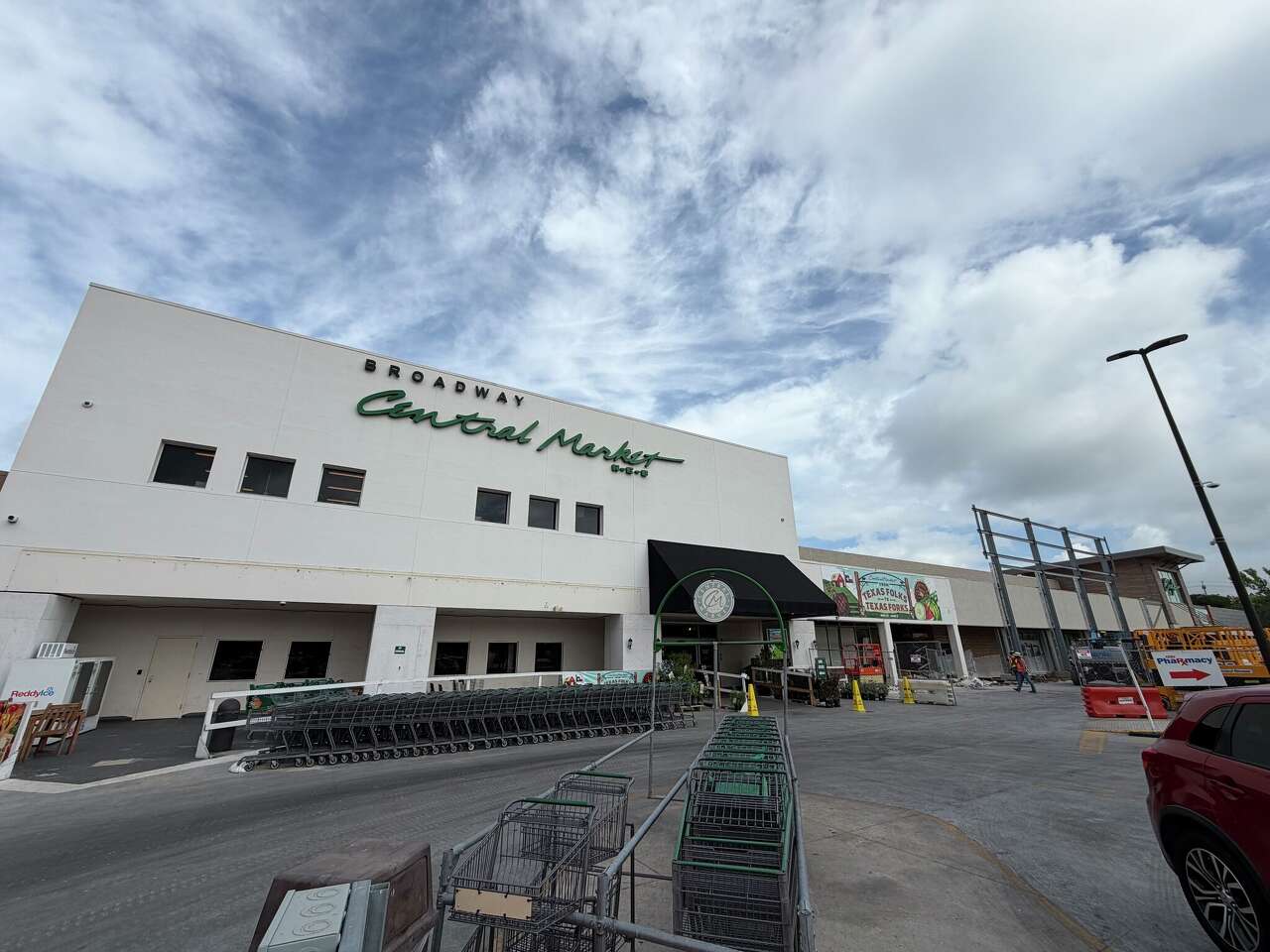 H-E-B's fancy market cafe gets an upgrade in San Antonio – what to know