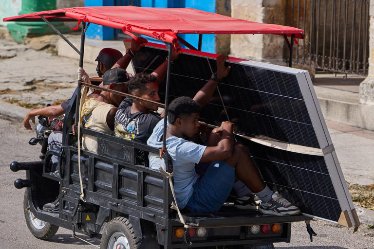 Solar-powered tricycles help Cubans navigate fuel shortages and blackouts