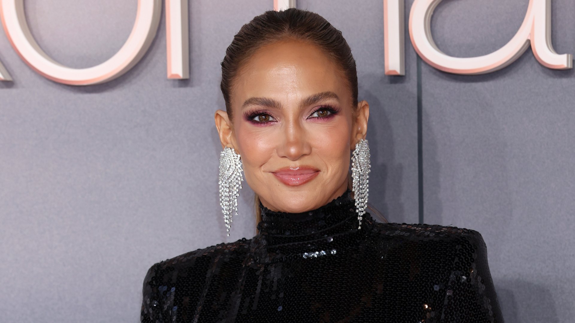 jennifer-lopez-bermuda-short