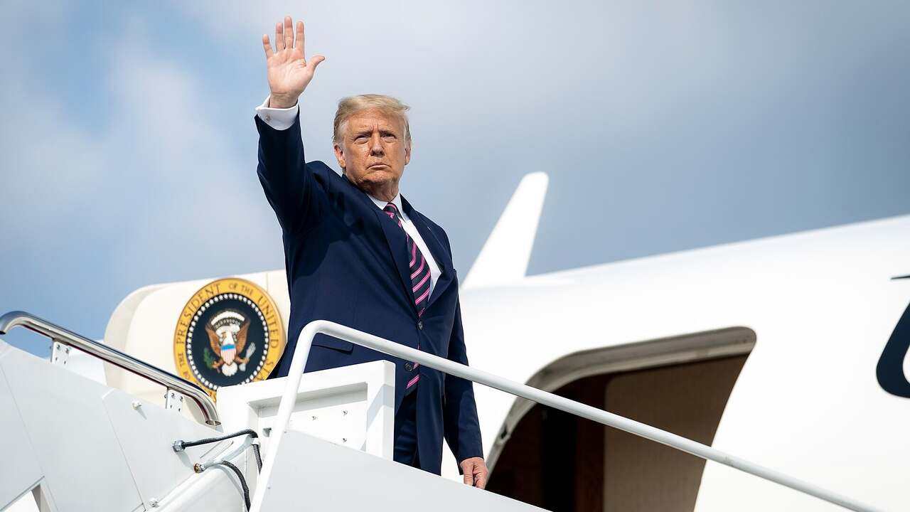 Trump swaps new Air Force One for older aircraft amid security concerns