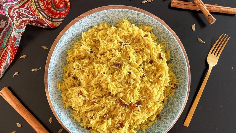How to make South African yellow rice with raisins