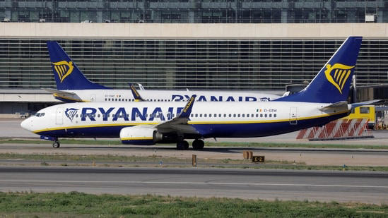 Ryanair emergency landing in Greece video: Here's what went wrong as ...