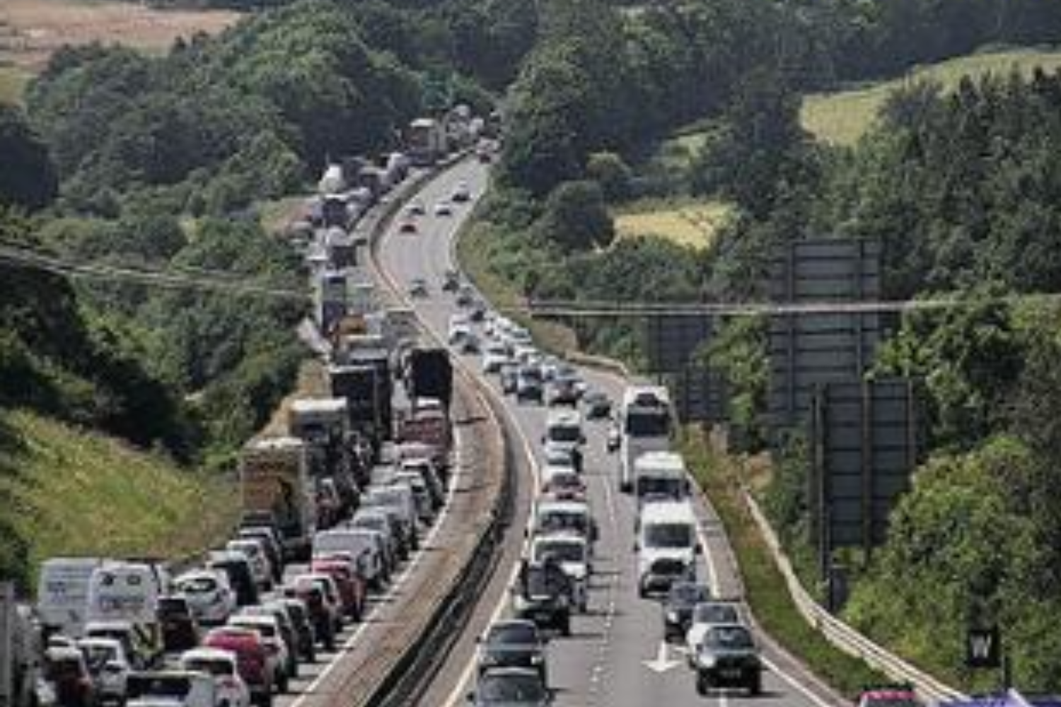 Heavy hour-long queues on Edinburgh City Bypass as westbound ...