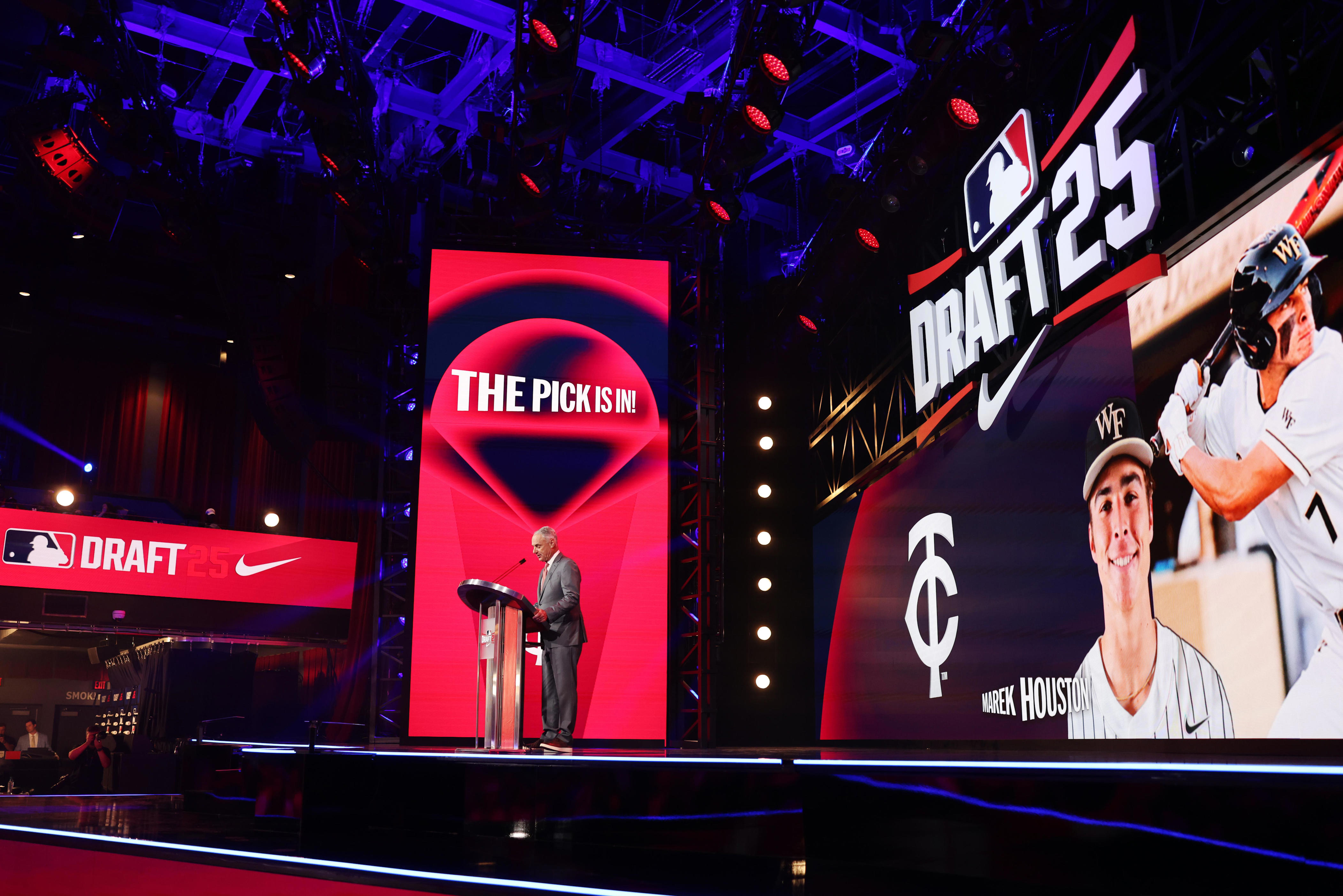 How should the Red Sox approach this weekend's MLB draft?