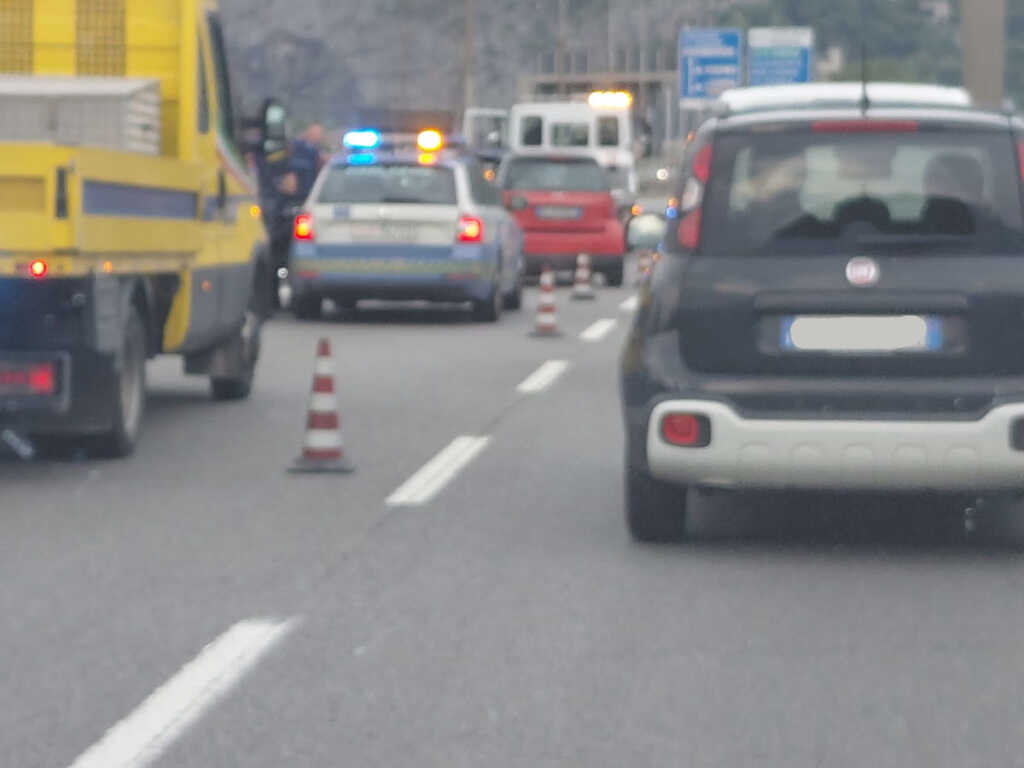 SS36. Incidente sul ponte Manzoni, lunghe code verso Lecco