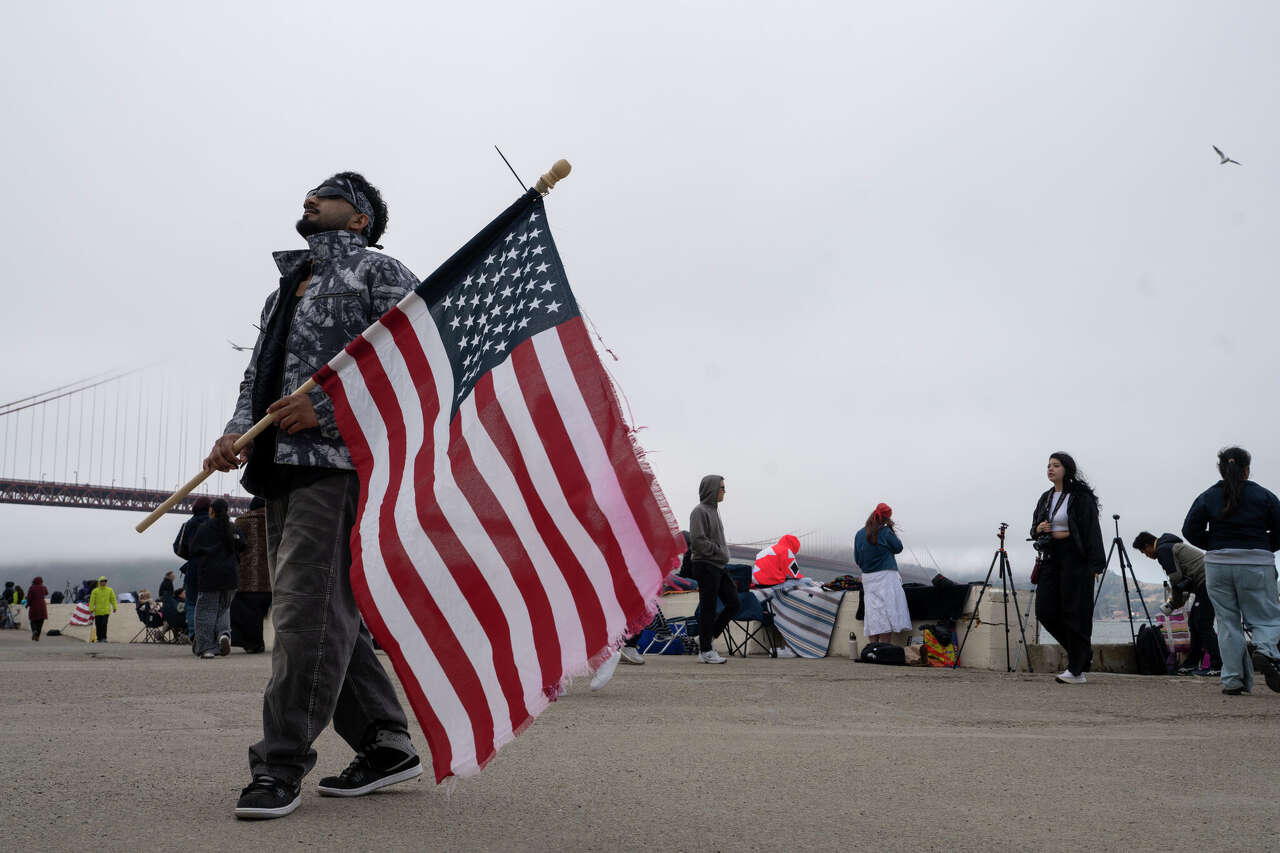 Over 100,000 people came to San Francisco's fireworks. There were 127 ...