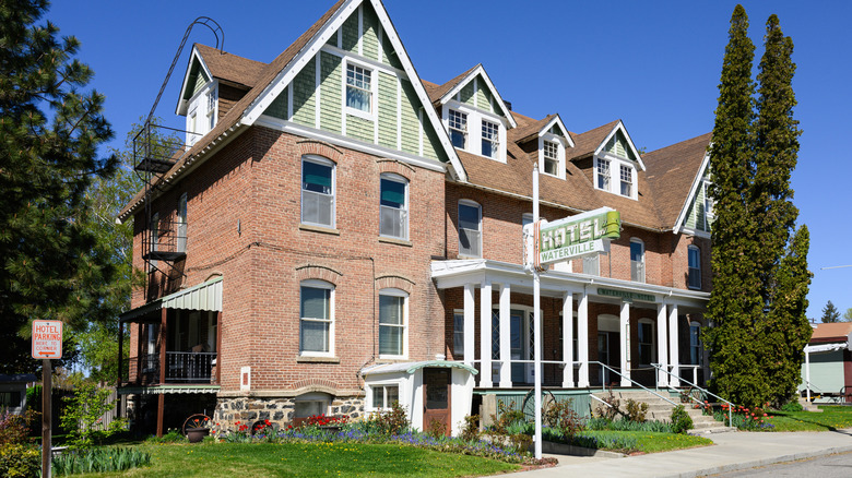 This is a picture of the outside of the historic Waterville, Washington hotel