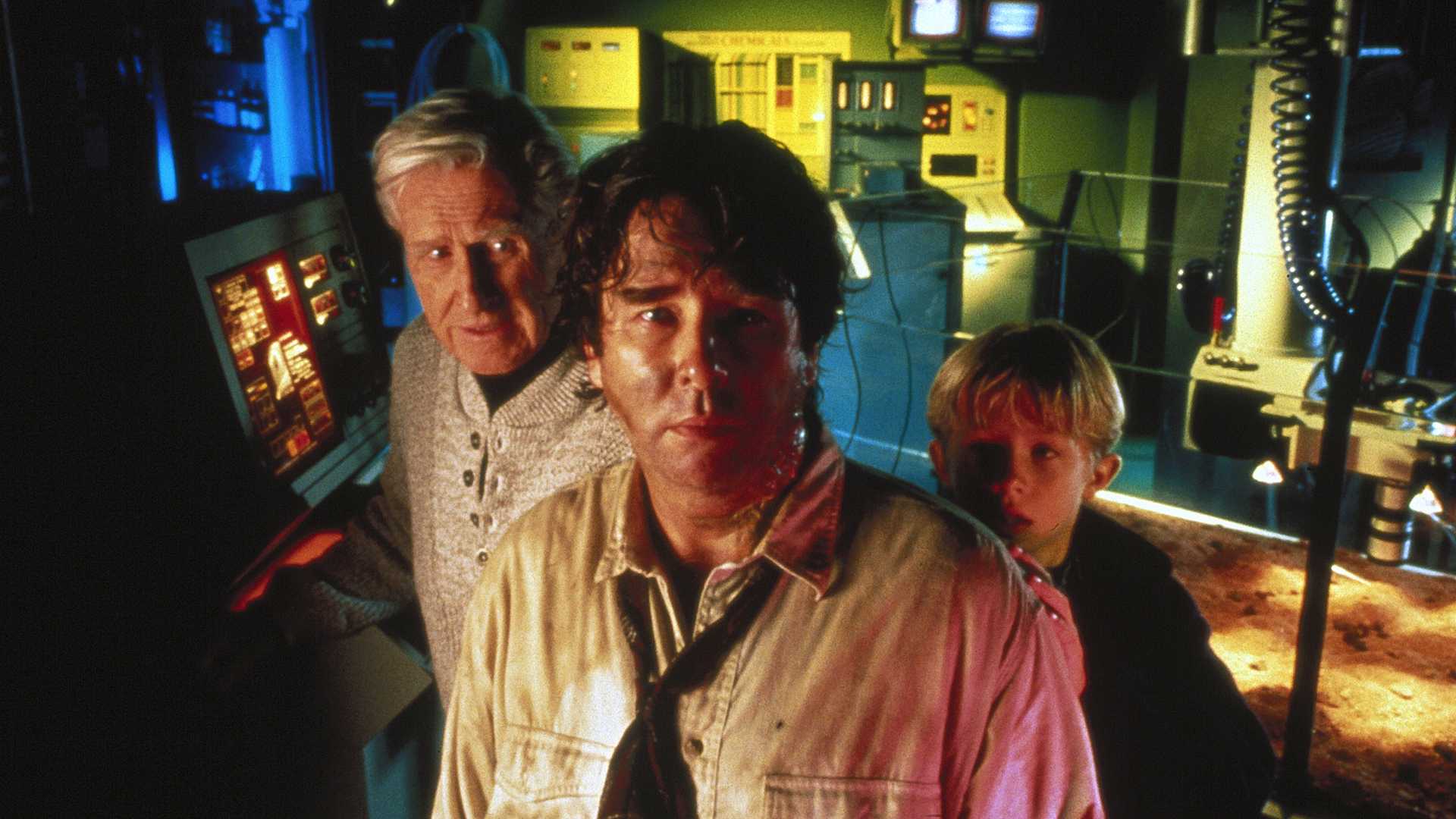 Beau Bridges, Lloyd Bridges and Dylan bridges in the premiere of The Outer Limits reboot