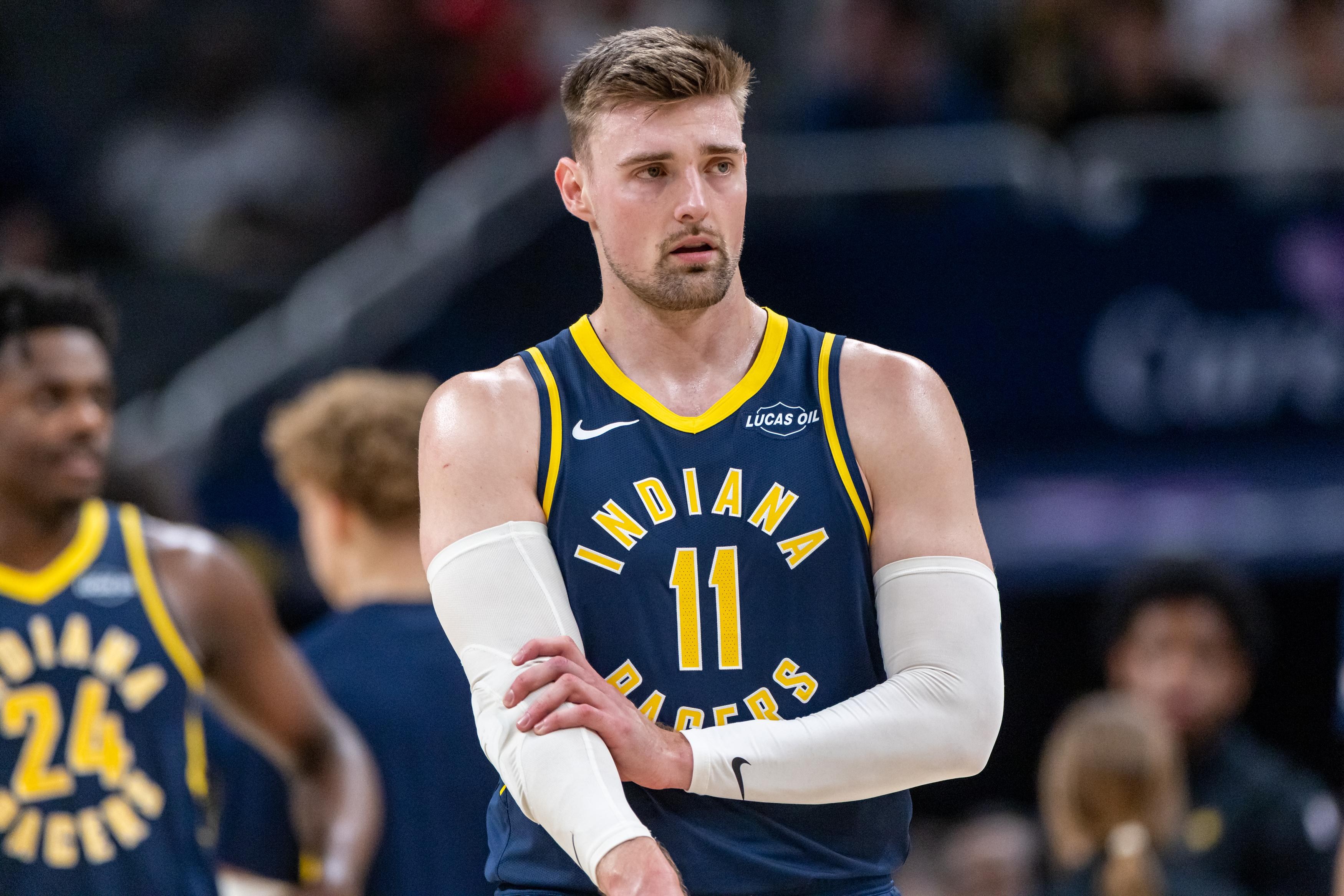 Trail Blazers claim Micah Potter off waivers