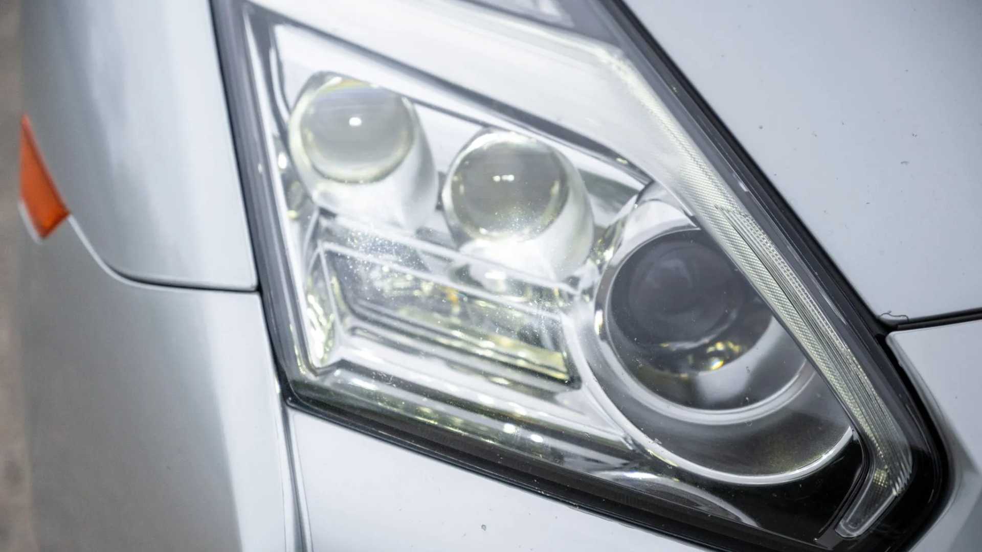 2017 Nissan GT-R R35 headlight