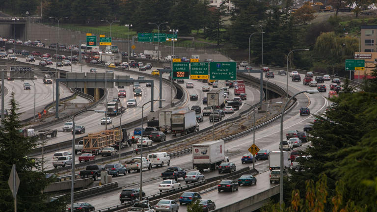 Weekend traffic: Road closures and delays on southbound I-405